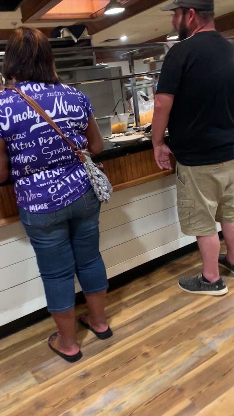 Staff Service That Goes Above and Beyond the Buffet Norm Staff Service That Goes Above and Beyond the Buffet Norm