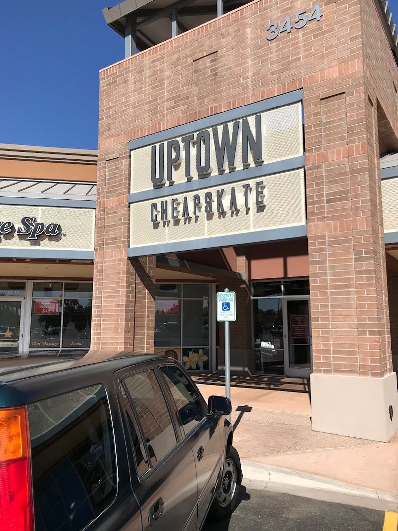 Store Hours and Location Make It Easy to Visit