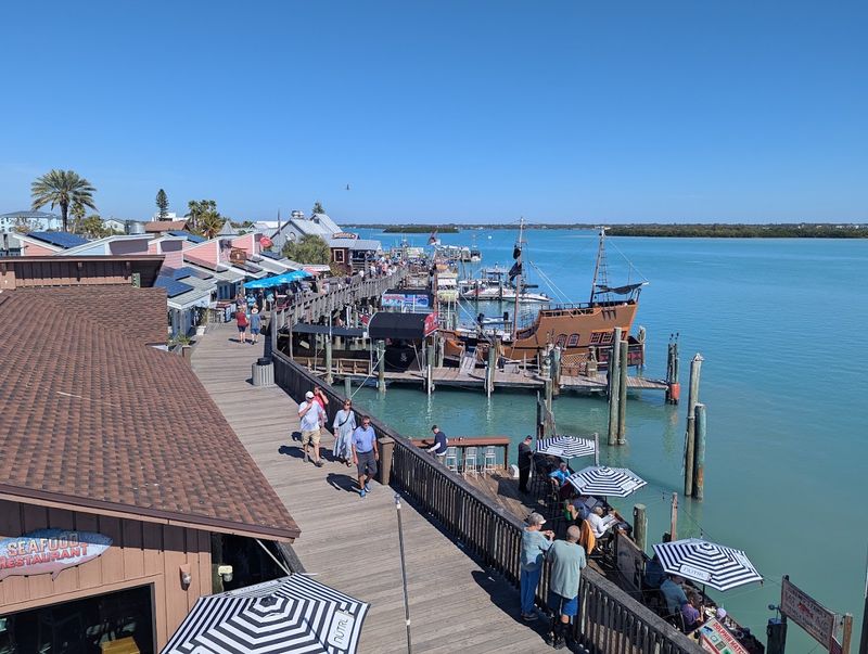 Stunning Waterfront Views That Never Get Old Stunning Waterfront Views That Never Get Old
