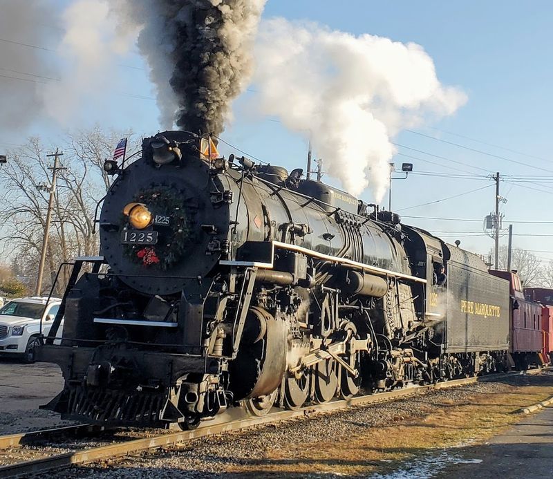 Summer Visits to the Institute — A Quieter Way to Fall in Love with Trains