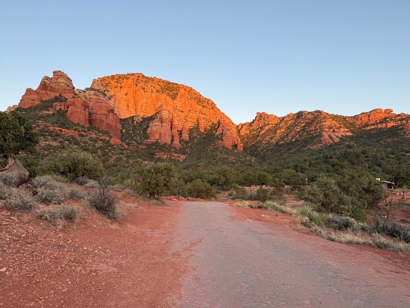 Sunrise Hikes That Will Absolutely Change Your Morning Routine Sunrise Hikes That Will Absolutely Change Your Morning Routine