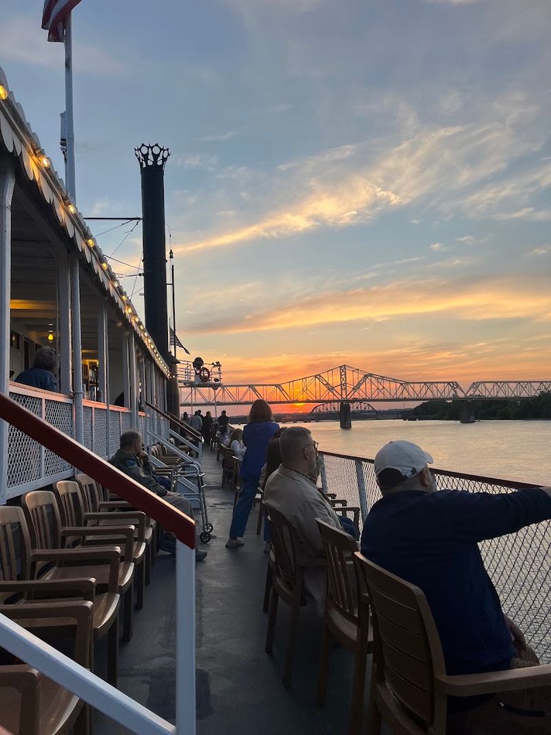 Sunset Cruises That Will Take Your Breath Away Sunset Cruises That Will Take Your Breath Away