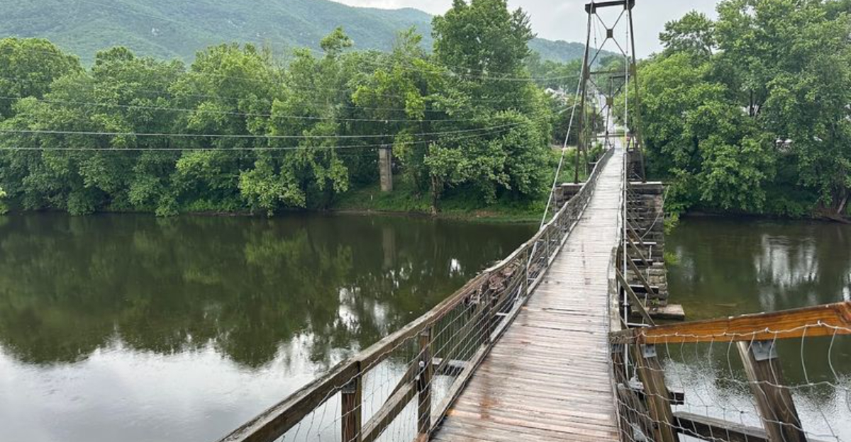 Swinging Bridge Adventure in Virginia That Belongs on Your Bucket List