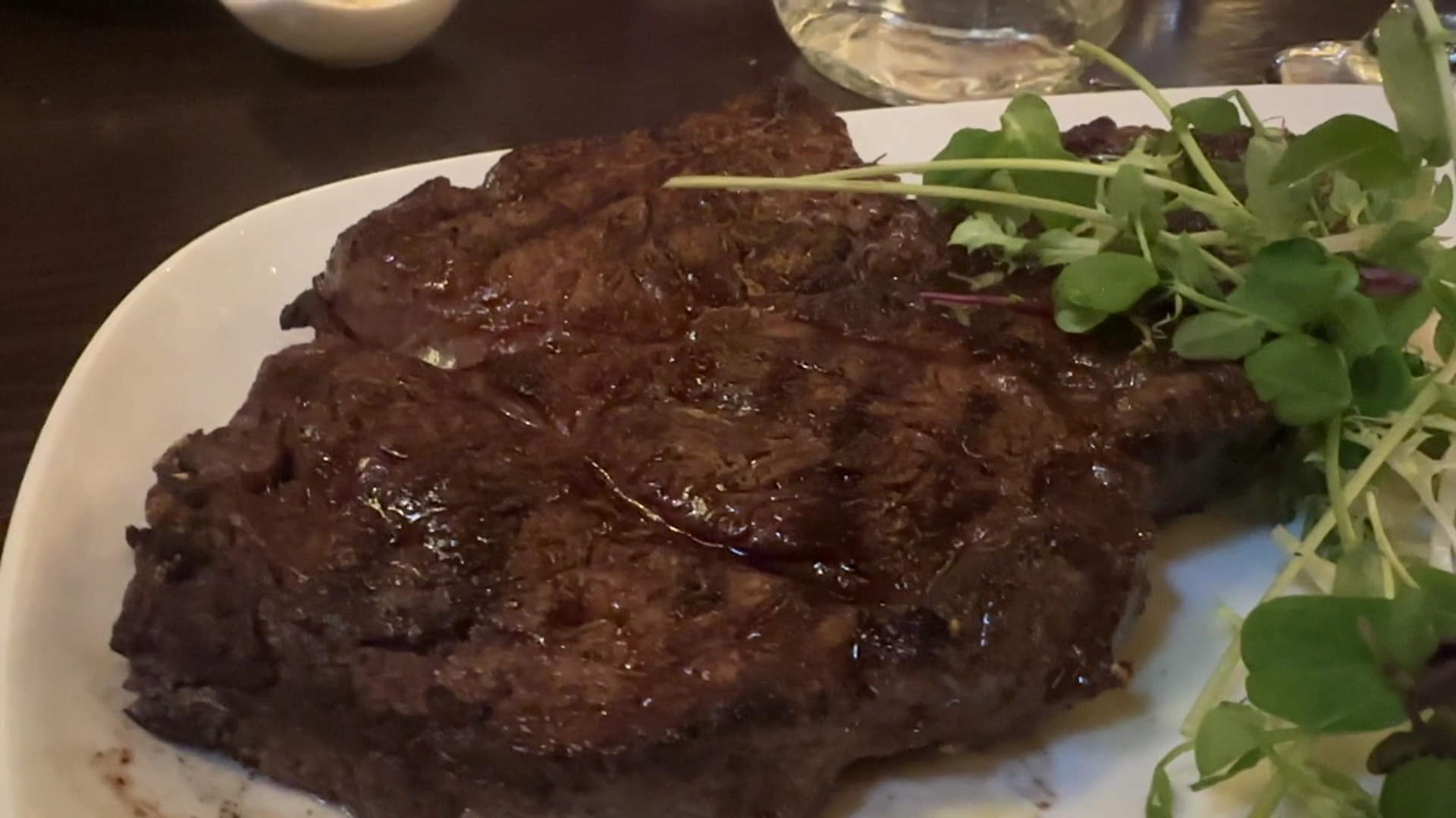 The 24oz Porterhouse That Practically Sells Itself The 24oz Porterhouse That Practically Sells Itself