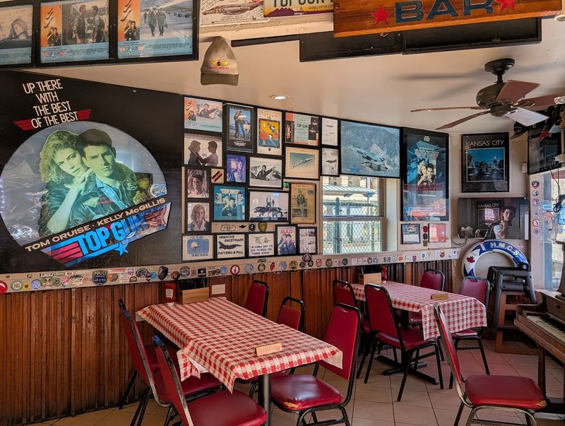 The Actual Filming Location of the Top Gun Bar Scene