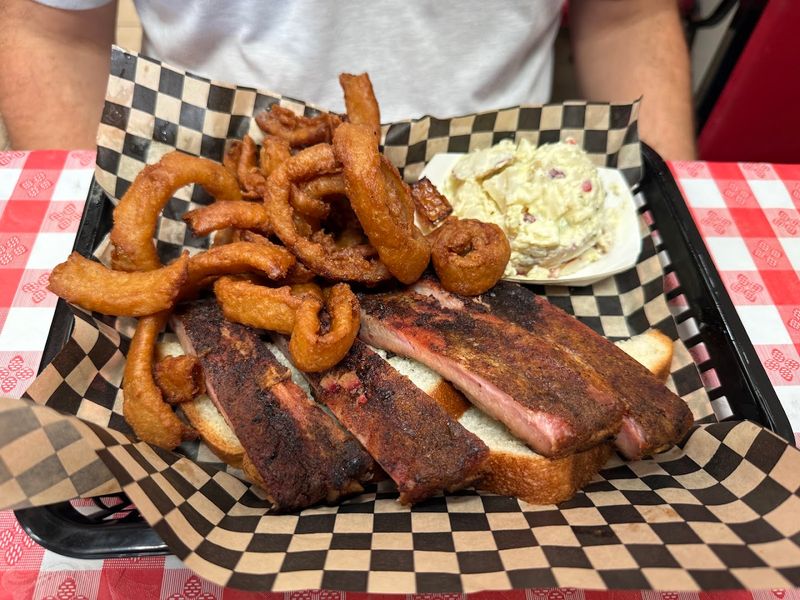 The BBQ Combo Plate — Great Value for a Tourist Hotspot