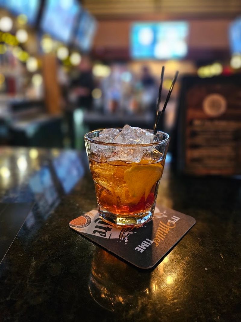 The Bar Scene: Lively, Buzzing, and Always Entertaining The Bar Scene: Lively, Buzzing, and Always Entertaining