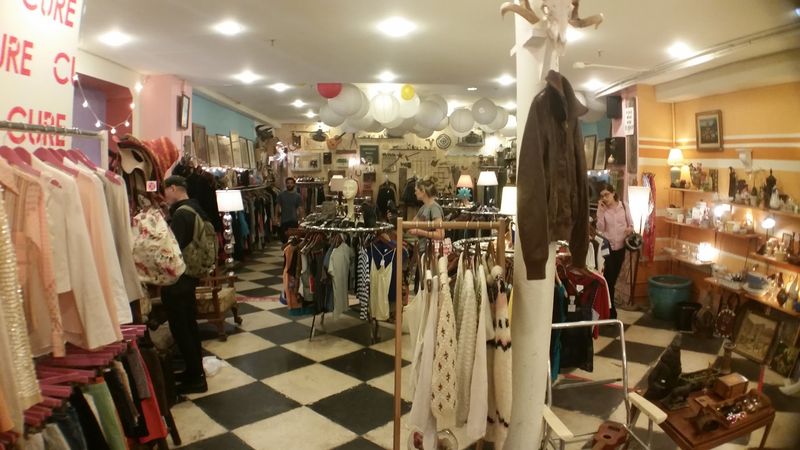 The Charm Bar That Shoppers Absolutely Love