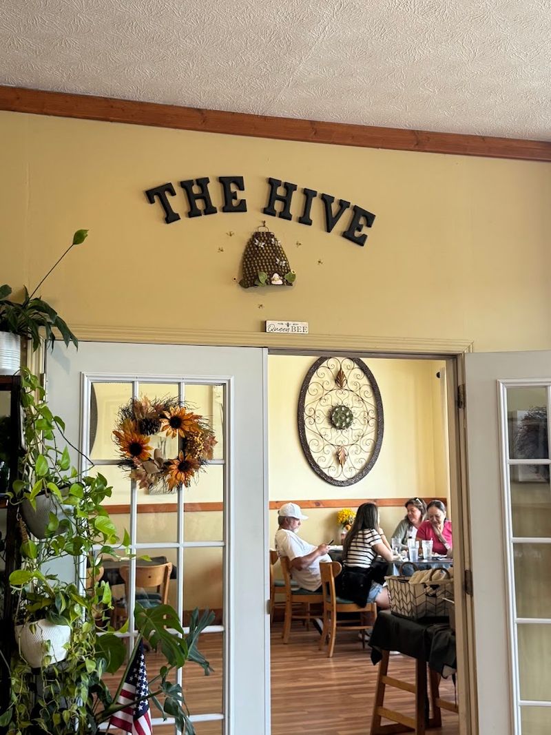 The Cozy Bee-Themed Atmosphere You Did Not Know You Needed