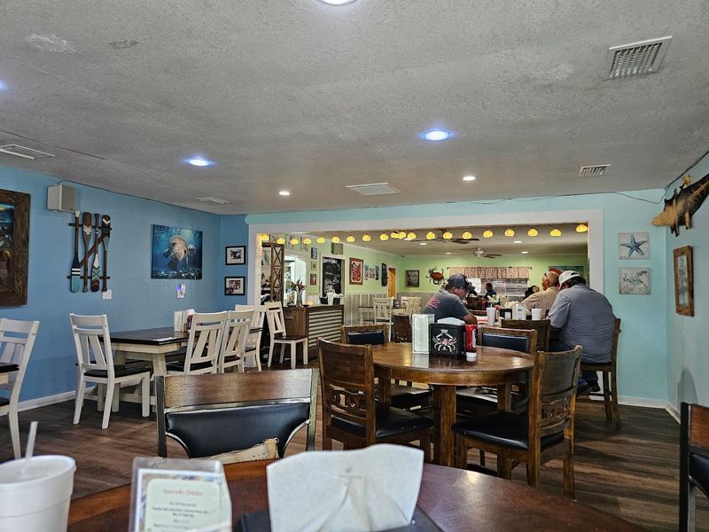 The Cozy, Welcoming Atmosphere You'll Want to Linger In The Cozy, Welcoming Atmosphere You'll Want to Linger In