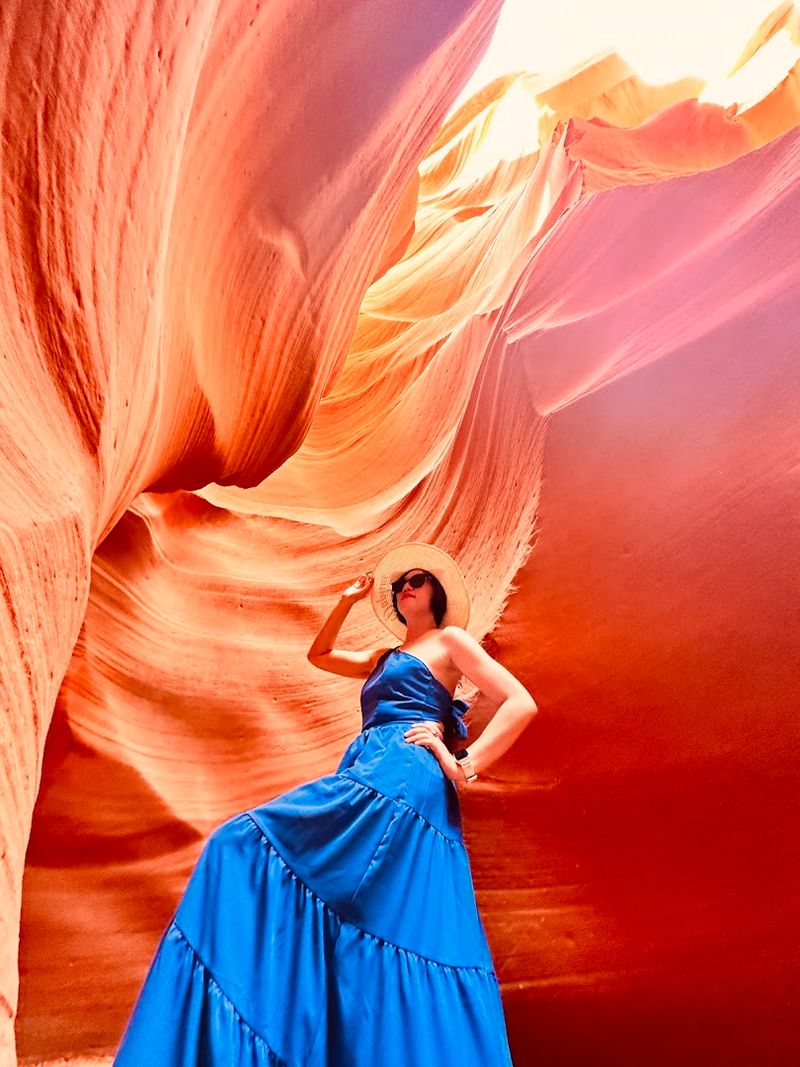 The Difference Between Lower and Upper Antelope Canyon The Difference Between Lower and Upper Antelope Canyon