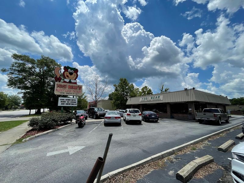 The Drive-Thru Experience: Fast, Busy, and Buzzing The Drive-Thru Experience: Fast, Busy, and Buzzing