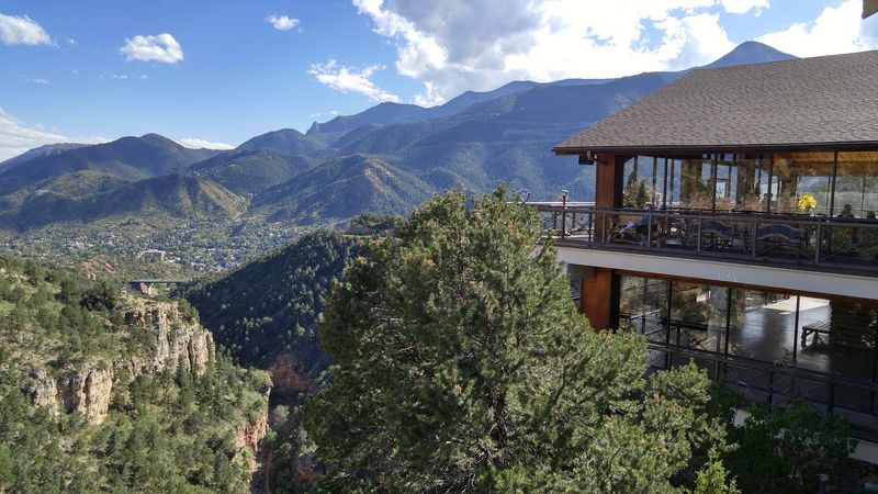 The Gift Shop and Canyon Rim Grill: Perfect Final Stops