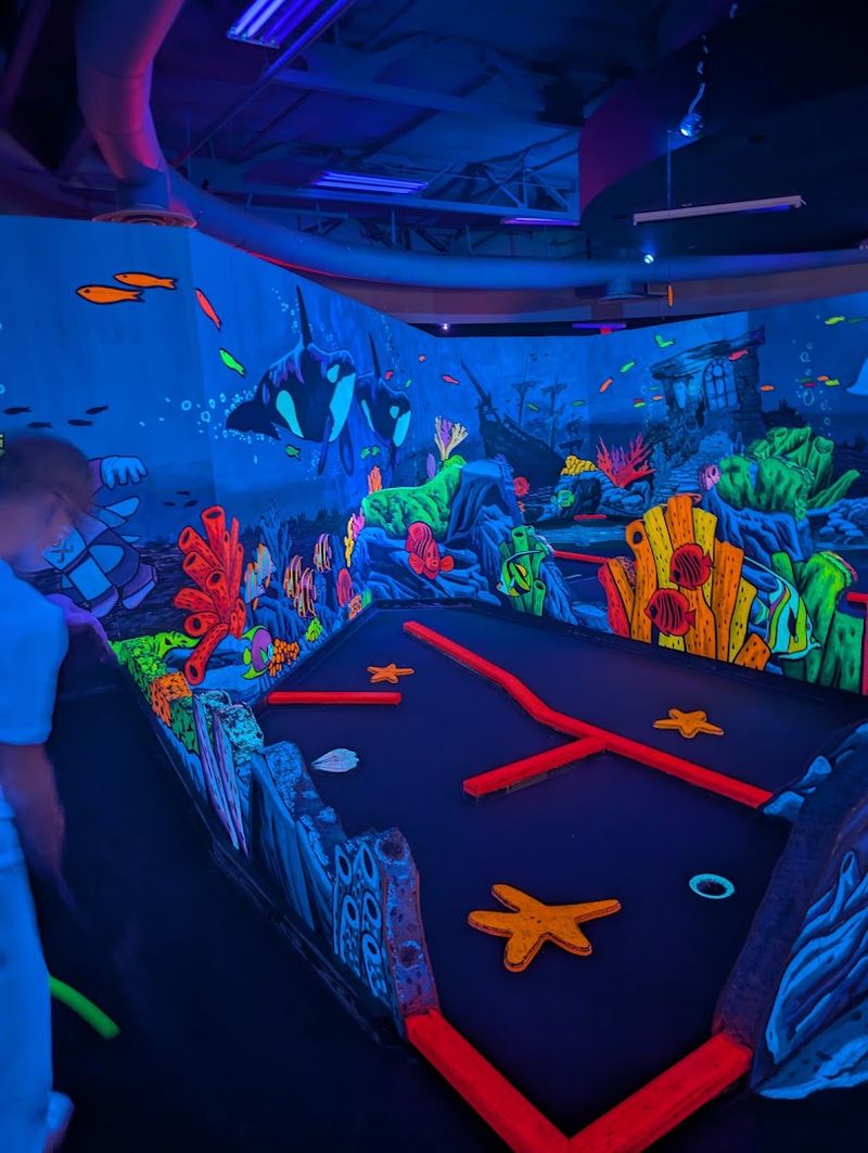The Glow-In-The-Dark 3D Experience The Glow-In-The-Dark 3D Experience
