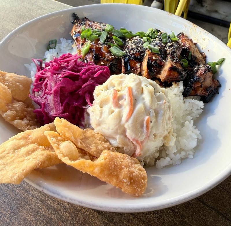 The Hawaiian Combo Bowl That Guests Drive Hours to Taste