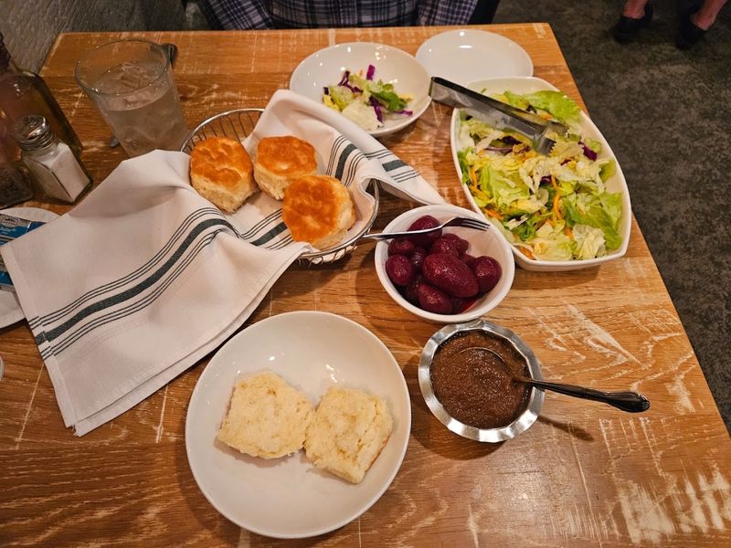 The House Vinaigrette Salad Dressing Is a Hidden Gem The House Vinaigrette Salad Dressing Is a Hidden Gem