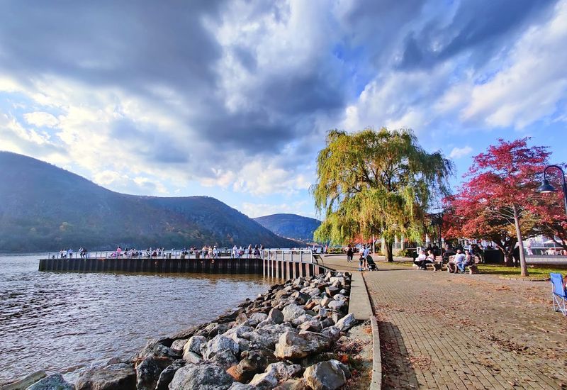 The Hudson River Waterfront The Hudson River Waterfront