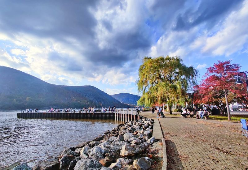 The Hudson River Waterfront The Hudson River Waterfront