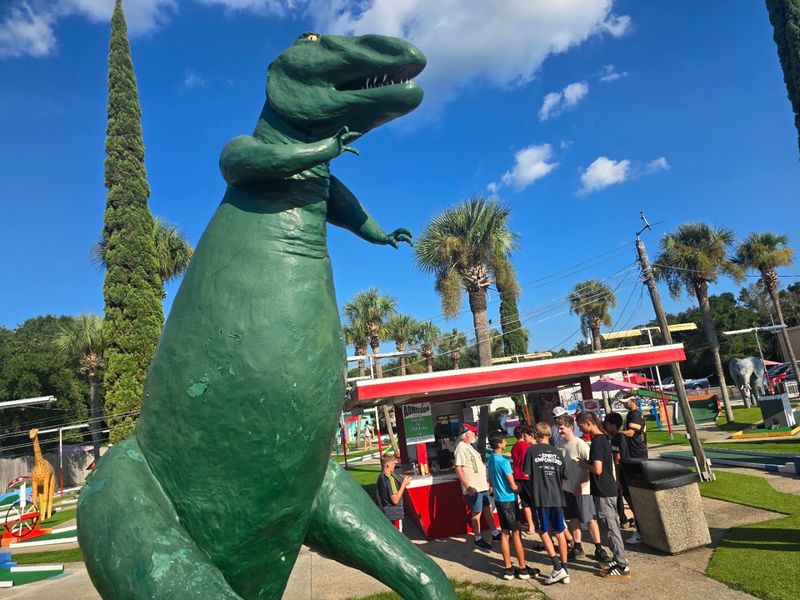 The Iconic 23-Foot T-Rex That Started It All The Iconic 23-Foot T-Rex That Started It All