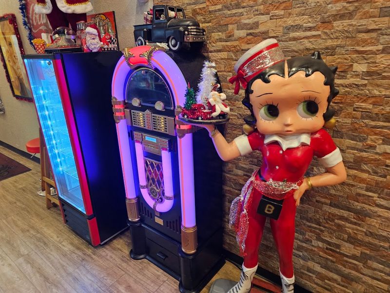 The Jukebox and Nostalgic Ambiance