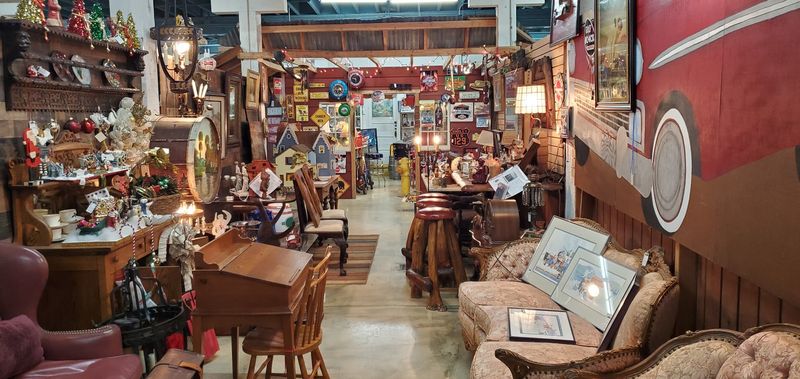 The Legendary Antique Clock Shop You Cannot Miss The Legendary Antique Clock Shop You Cannot Miss