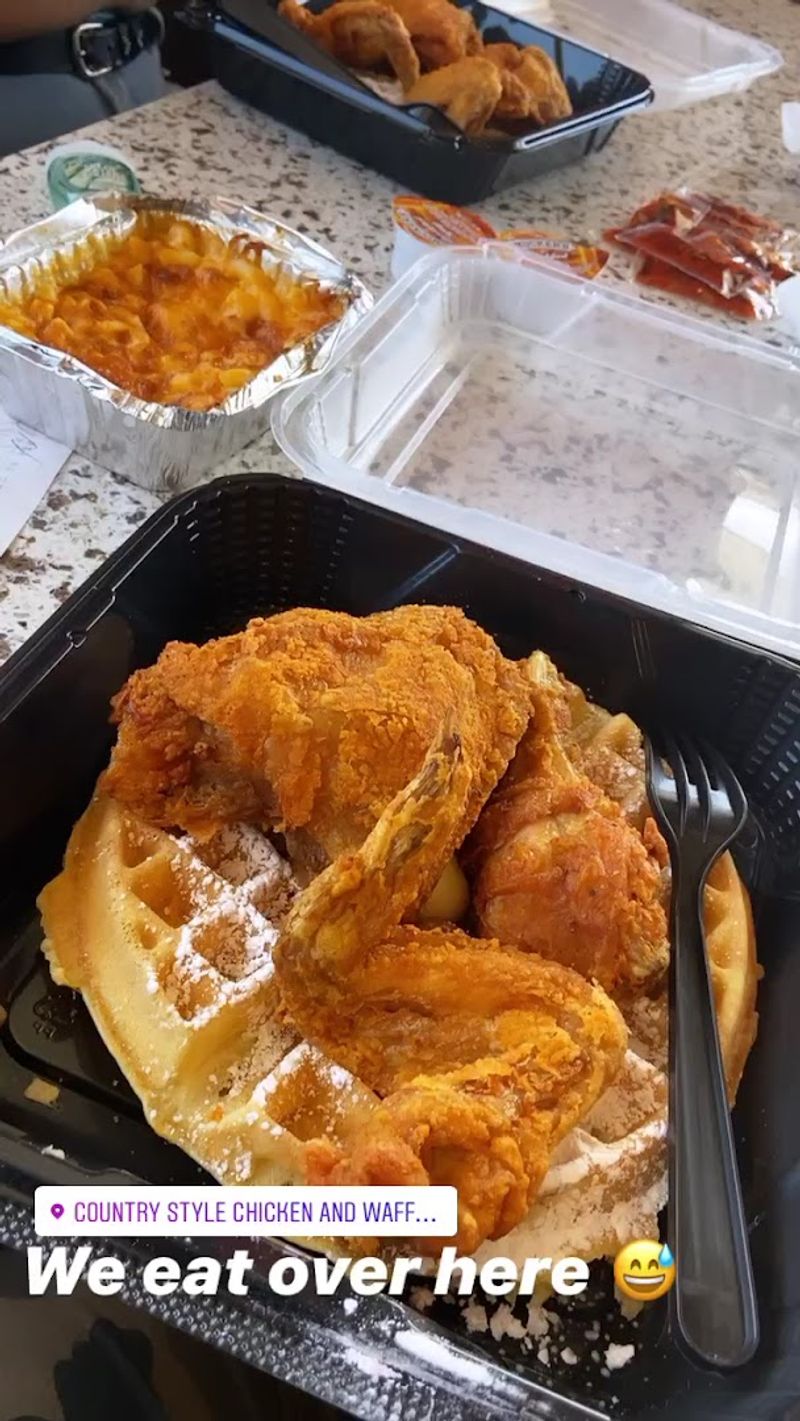 The Legendary Chicken and Waffles Combo