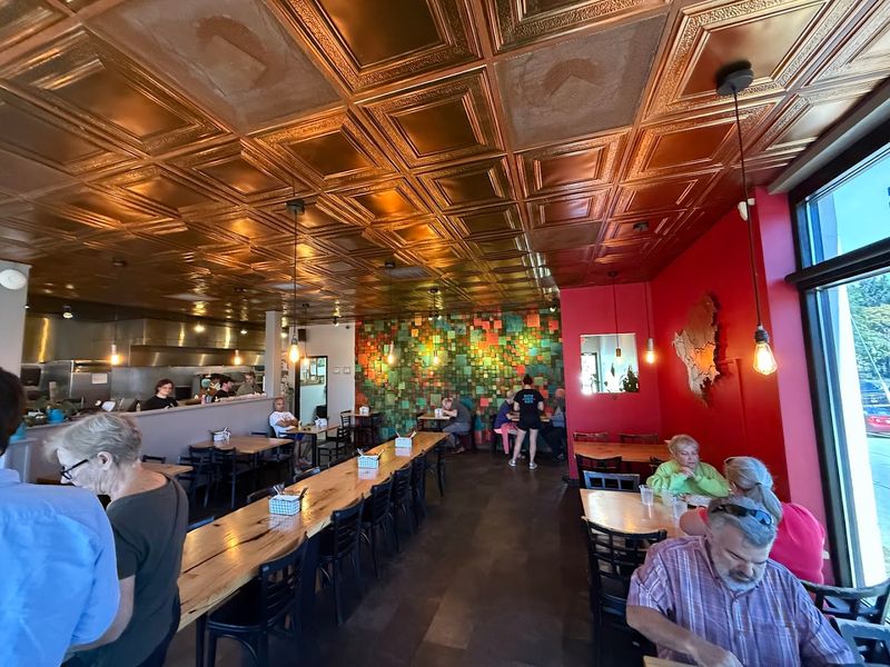 The Lively Atmosphere and Cozy Interior Worth Experiencing The Lively Atmosphere and Cozy Interior Worth Experiencing
