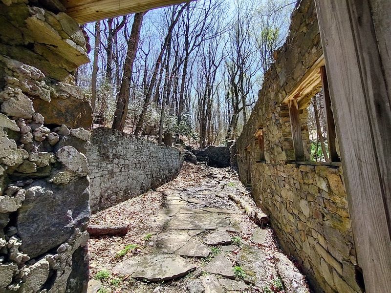 The Narrow-Gauge Railroad and the General's Fury