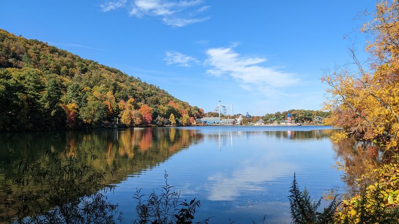 The Natural Lake Backdrop: Beauty Meets Thrills