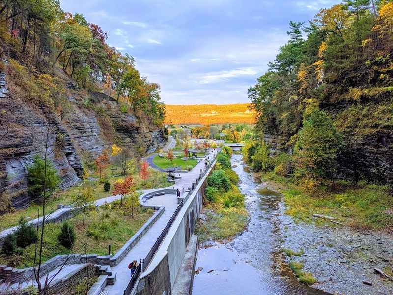 The North Rim Trail for Panoramic Views