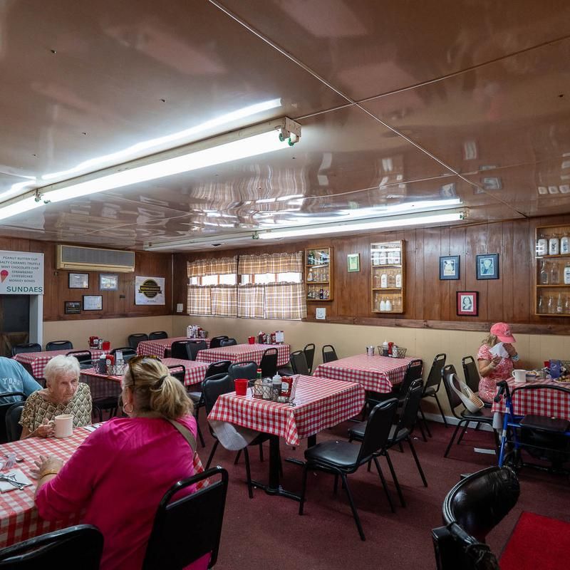 The Old-School Diner Atmosphere That Feels Like Home