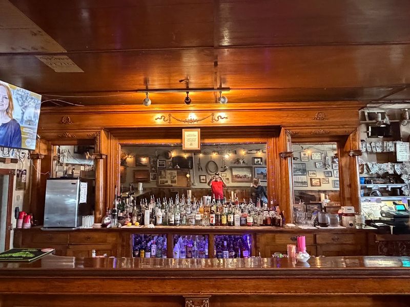 The Oldest Bar in Oregon