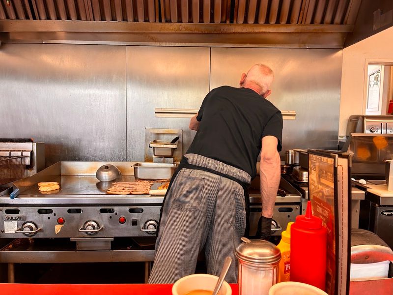 The Open Grill That Makes Every Meal a Show