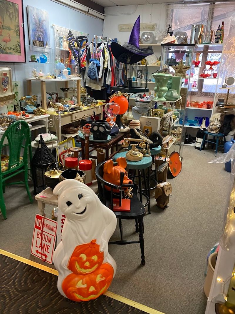 The Paranormal Side of Volo Antique Malls