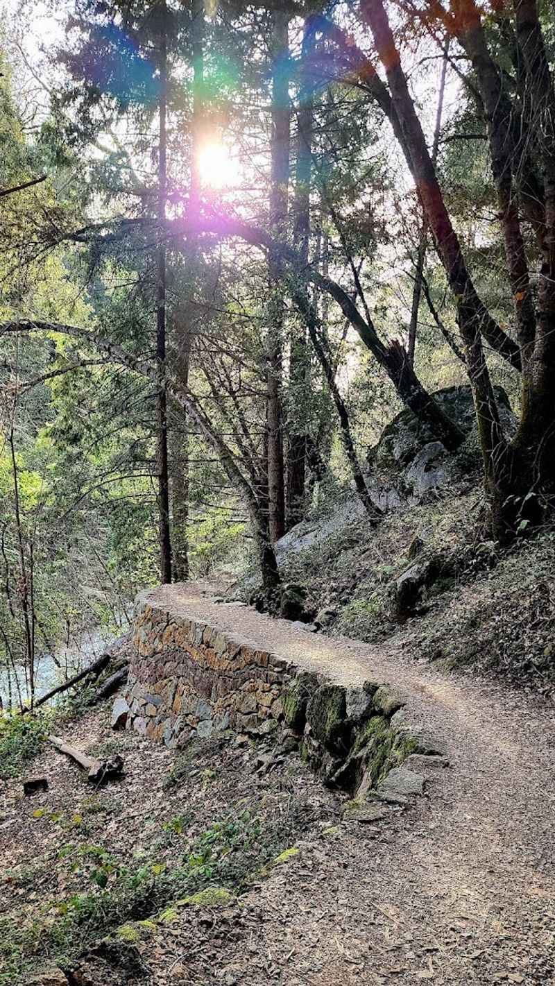 The Peaceful Atmosphere and Quiet Spots