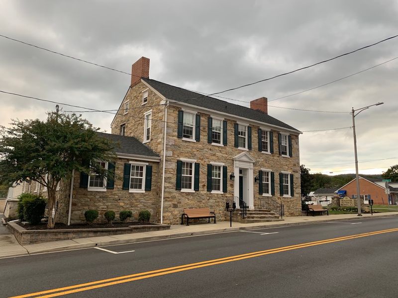 The Quaint Neighborhoods With Old Homes Full of Character