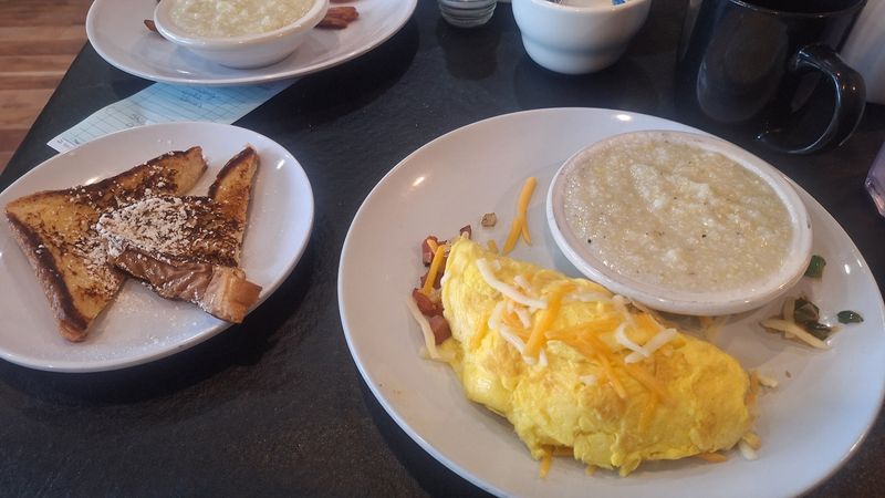 The Southwestern Omelet That Keeps Visitors Coming Back Daily