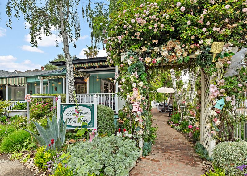 The Storybook Outdoor Garden Setting The Storybook Outdoor Garden Setting