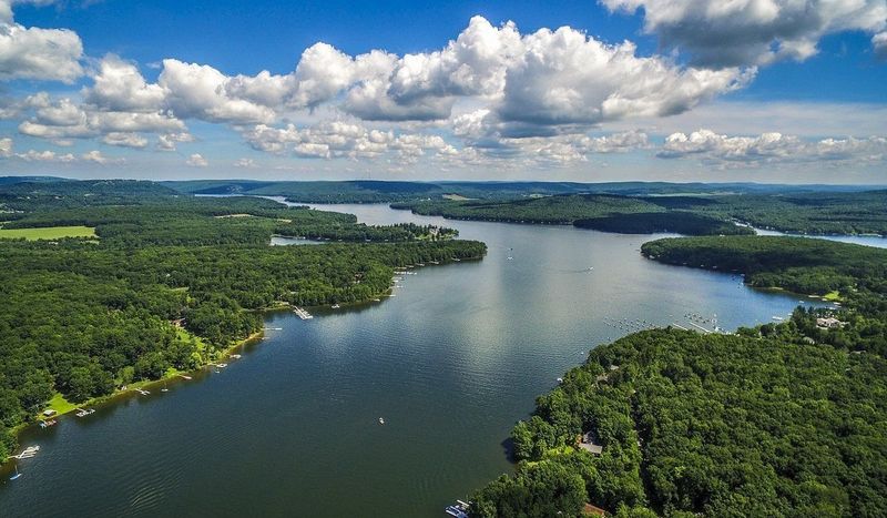 The Stunning Shoreline of Deep Creek Lake