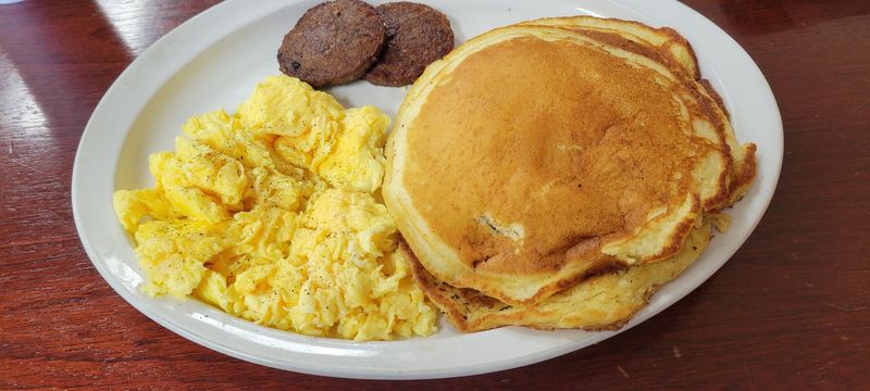 The Super Deluxe Breakfast That Puts All Others to Shame The Super Deluxe Breakfast That Puts All Others to Shame