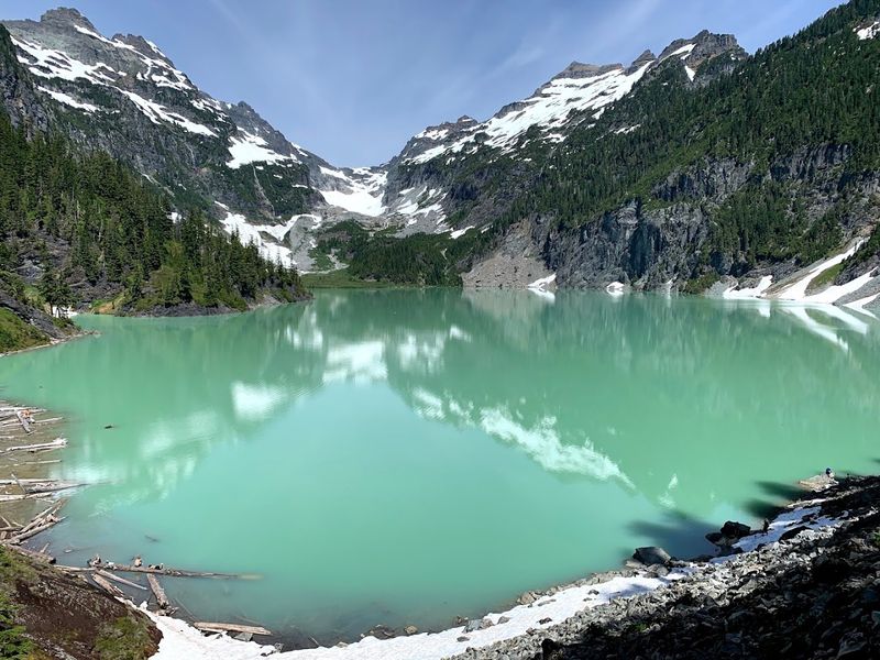 The Turquoise Water That Stops You in Your Tracks