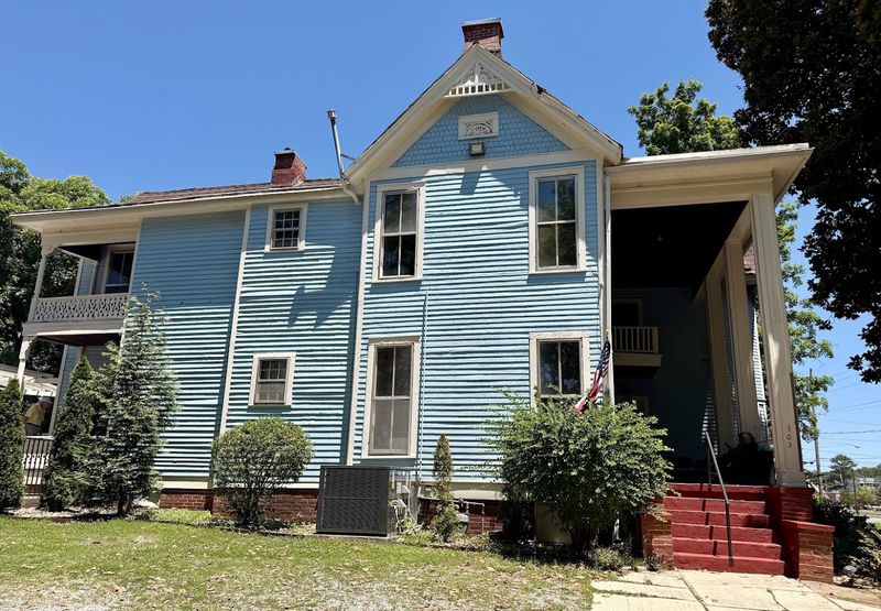 The Victorian Home That Steals Your Heart Before You Even Eat