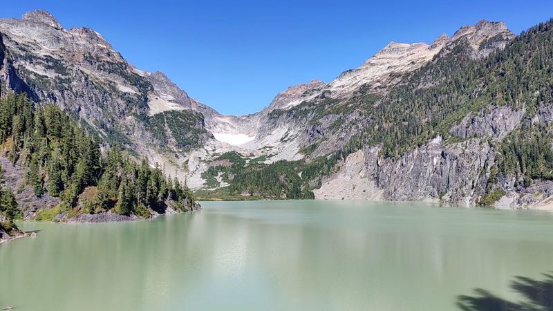 The Views of Glacier Peak and Surrounding Mountains