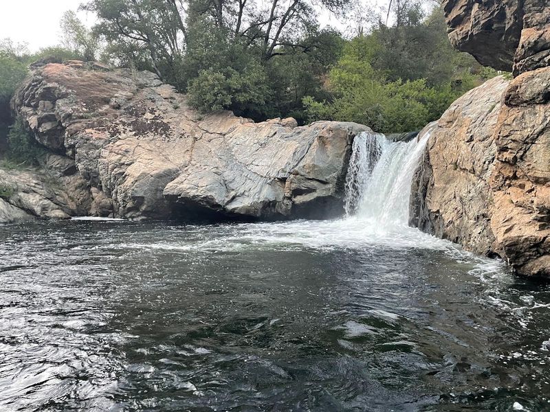 The Waterfall That Makes Rainbow Pool Truly Magical
