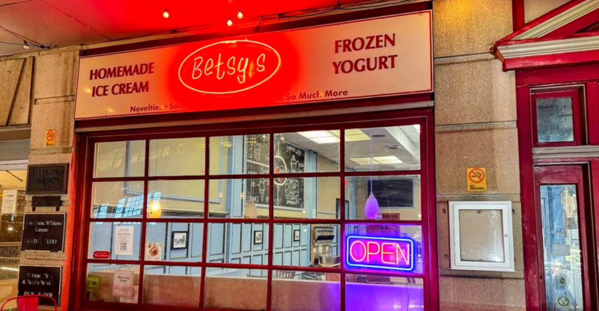 These 6 Old Fashioned Pennsylvania Ice Cream Parlors Will Take You Straight Back To Childhood