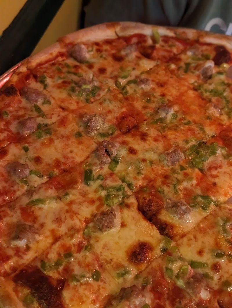 Thin-Crust Pizza Done Absolutely Right