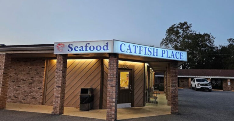 This Beloved St. Cloud Restaurant Has Been Serving Florida Catfish And Gator For More Than 50 Years