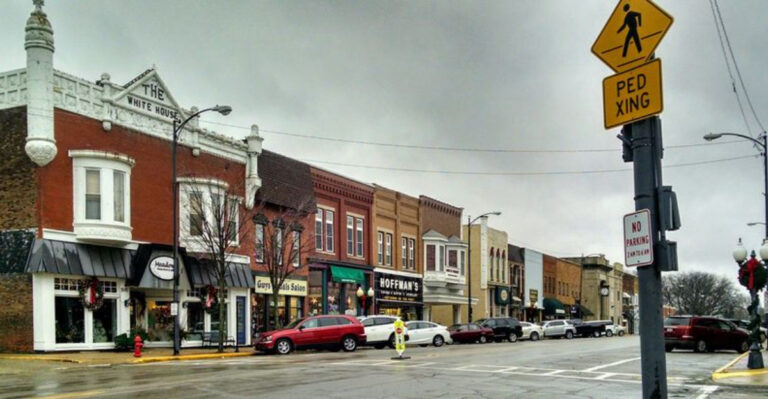 This Charming Illinois Town Is One Of America’s Most Peaceful Hidden Gems