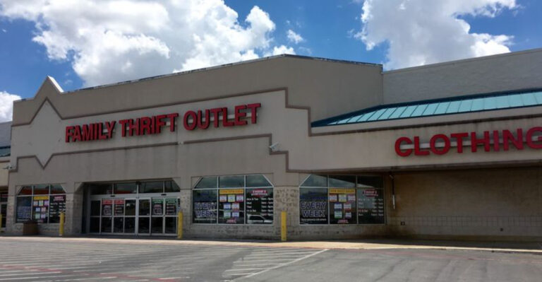 This Enormous Texas Thrift Store Is So Big, It Takes A Full Day To Explore