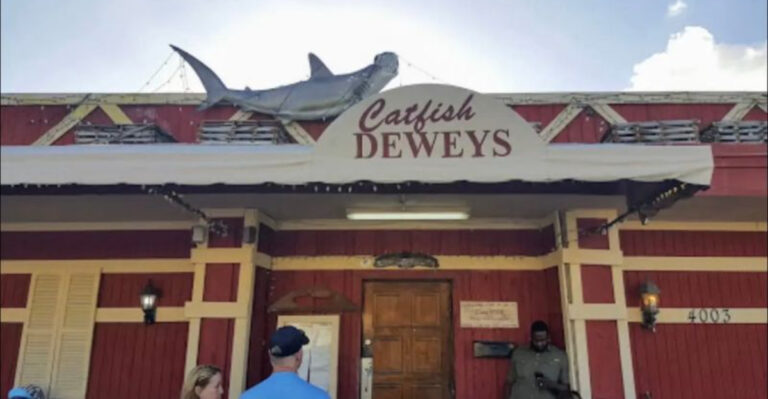 This Florida Seafood Restaurant Is Famous For Endless Stone Crabs And Crispy Fried Catfish